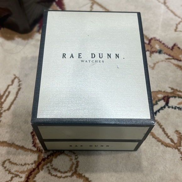 Rae Dunn
Women's Chloe Silver-Tone Alloy Watch 30mm Style #RD1006SS. - Picture 8 of 9